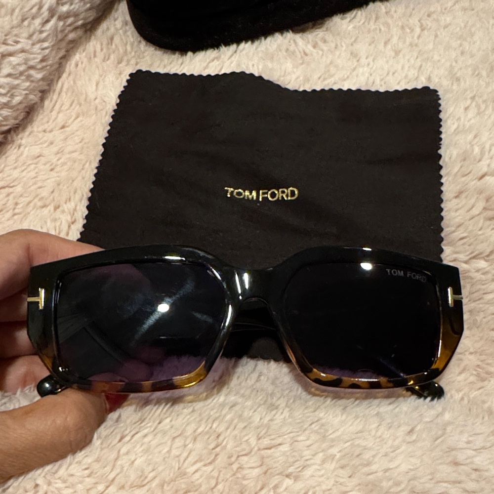 TOM FORD
Silvano Rectangular Sunglasses - image 4